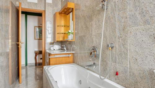 JOIVY Smart 1-Bed W/ Modern Amenities - Foto 3, Shower