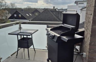 Luxsuite Still und Komfort 2 Balkon Elektrogrill Tischfussball TV-75 Zoll - Foto 31