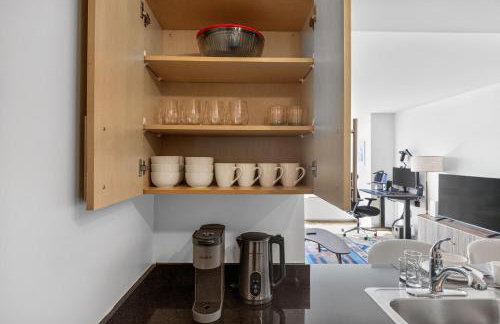 Long Island City 1 BR w Work Setup by Anyplace - 11743 - Foto 10