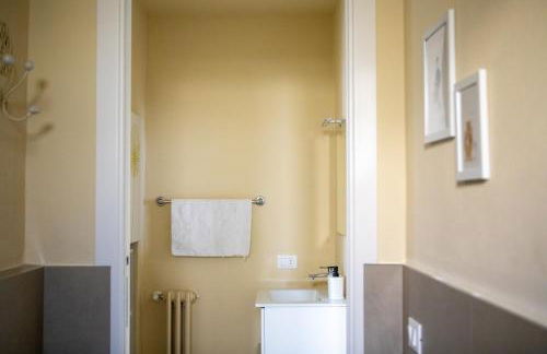 Casa con ampio terrazzo, vista lago e giardino - Foto 20