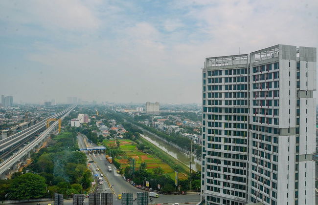 Minimalist And Comfy Studio At Grand Dhika City Apartment - Foto 25