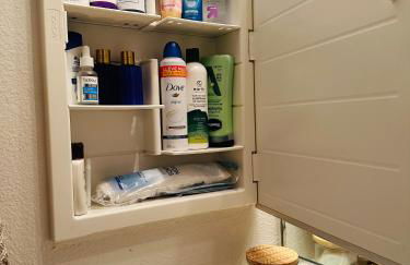 Spacious,2Queen beds, free parking, pool&gym and central location - Foto 21