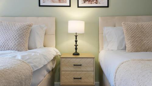 City Centre Apartment with Free Parking, Balcony, Super-Fast Wifi and Smart TV with Netflix by Yoko Property - Foto 3