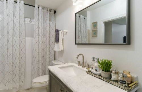 Relaxing Retreat with 55-Inch TV and Lake Views - Foto 42