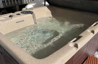 Quiet Guest Space with Hot Tub, Laundry, and Gym - Foto 3