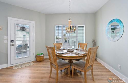 ON Flagler Avenue! Dog Friendly with Balcony and Parking Walk to the Beach! - Foto 3