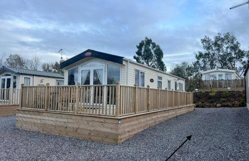 Lake View Holiday Home - Fishing Lakes, Heated Outdoor Swimming Pool 500yrds on Sister Park , Pool Open April to September - Foto 22