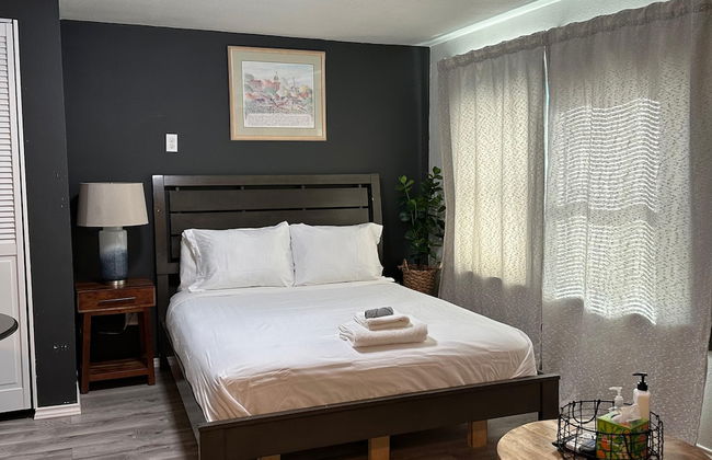 Cute Tiny House With Fenced Yard Near Plaza Dist - Photo 14