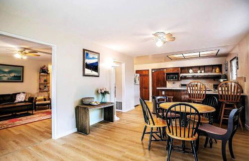 Tranquil Fremont Getaway - Comfortable 3BR 2BA Home - Foto 7