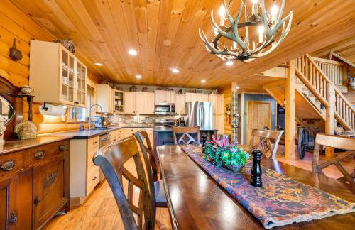 Spacious Packwood Cabin with Hot Tub - Near River - Foto 11