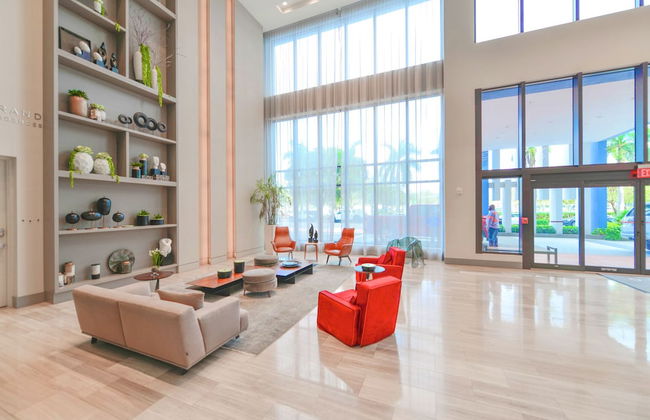 Downtown Doral Condo w-Free Parking - Foto 2