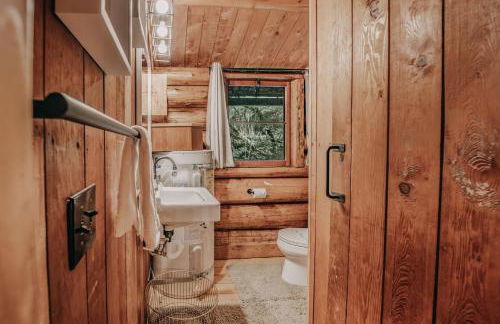 76GS - Genuine Log Cabin - WiFi - Pets Ok - Sleeps 4 home - Foto 48