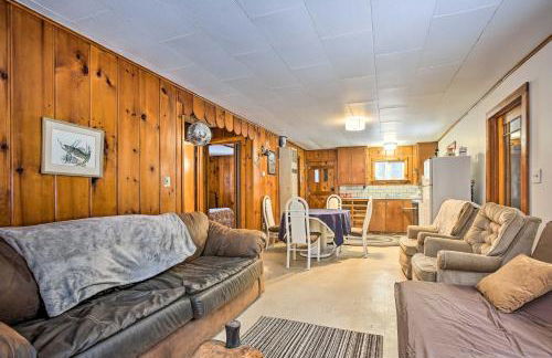 Remote Michigan Retreat on 10 Acres with Grill! - Foto 6