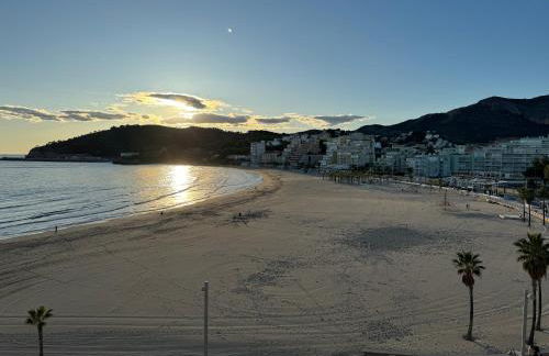 APARTAMENTO CON IMPRESIONANTES VISTAS AL MAR - Foto 1