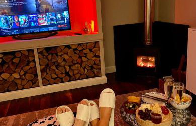 The Old Dairy - Cosy Country Cottage with Hot Tub & Log Burner - Photo 4