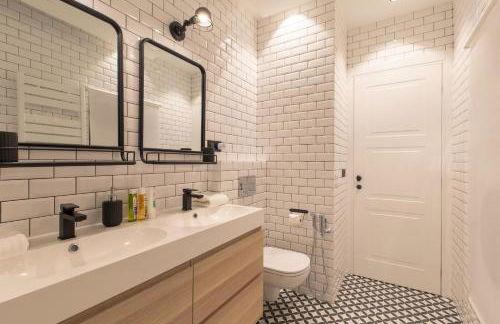 COURS SALEYA Renovated 3 Bedrooms 1 min to Beach Air Conditioning - Foto 34