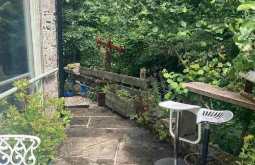 1 Bedroom -Sleeps 3-Dog friendly-Garden-Riverside - Photo 10