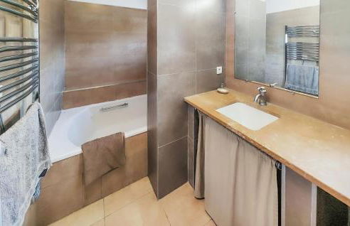 2 Bedroom Lovely Home In Saint-Laurent-De-La-Ca - Foto 17