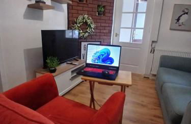 PREISTLEY HOUSE- CONTRACTORS ACCOMMODATION Entire 4 Bedroom House with free parking and up to 8 sleep- NO PARTIES ALLOWED - Foto 4