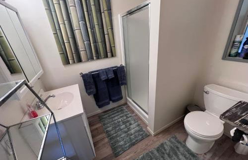 Arcata Forest Retreat Peaceful Redwood Suite 5 min to Downtown Arcata w Private Patio Fountain & Fire Pit - Foto 4