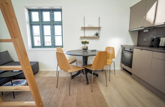 Vibrant Apartment on Bustling Street, Above a Restaurant - Perfect for Tourists, - Foto 33