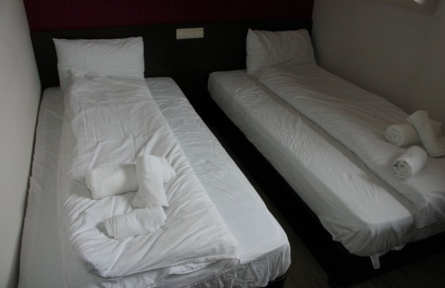 1 Bed - Sleeps 4 - Pets - Pool - Mtn Views - Photo 3