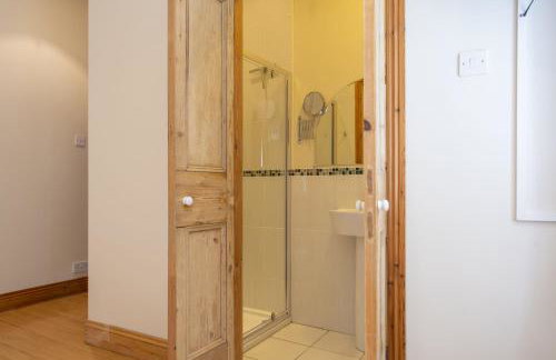 Askrigg Chapel - Photo 46