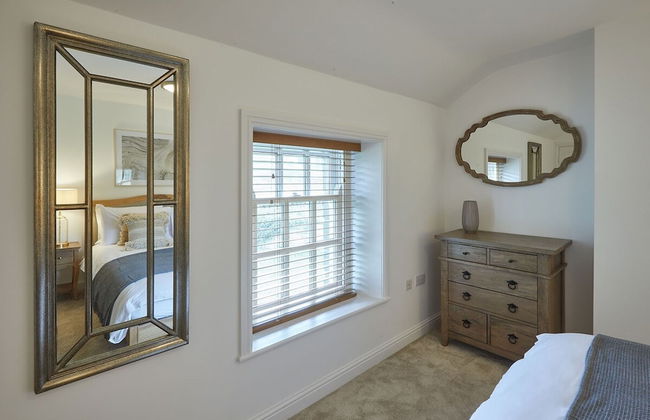 Host Stay Dunsley Chapel - Photo 32