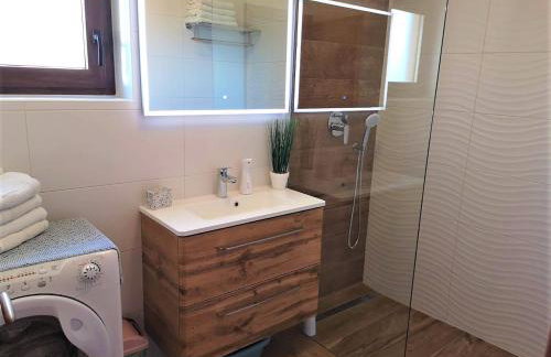 Home Andrea with infinity salty pool - Foto 36