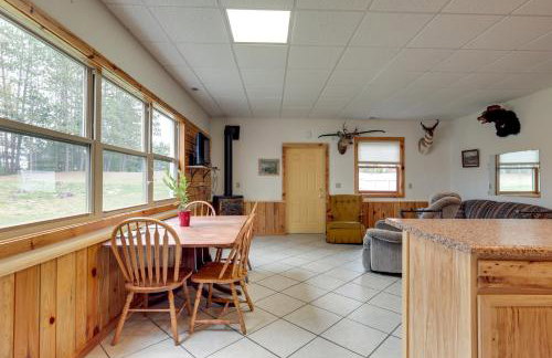 Boat Dock and Fire Pit Lakefront Monico Home! - Foto 1