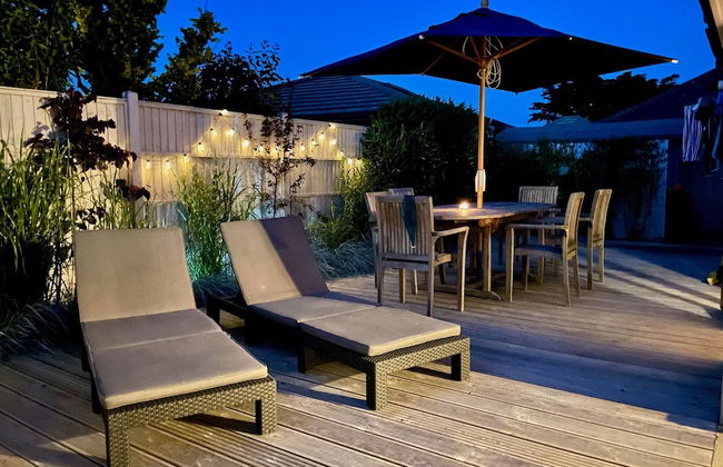 Charming Seaside Cottage - 5-min Walk to Beach - Photo 33