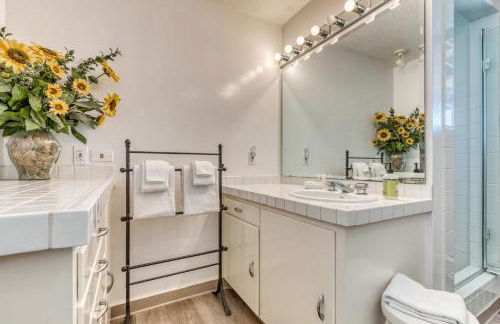 The Bridge and Balcony - Photo 22