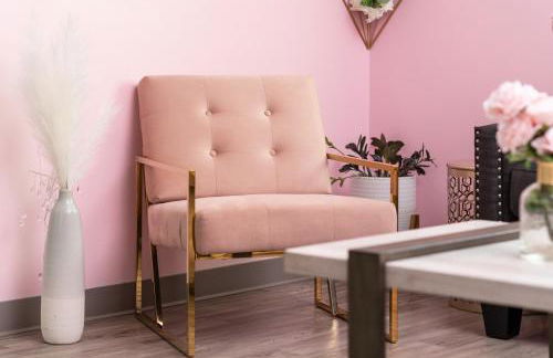 Unit 105 Stylish Condo with Free Parking and Close to Downtown - Foto 36