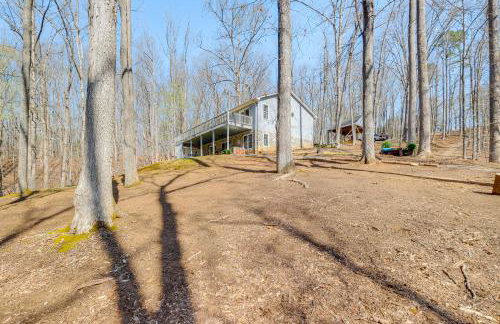 Fish, Boat and Hike Lakefront Home with Game Room! - Foto 45