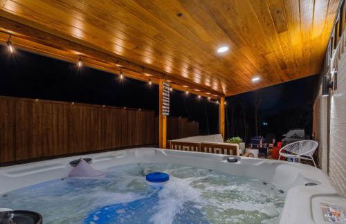 Amelia's Corner Game Room Fire Pit Hot Tub - Foto 5