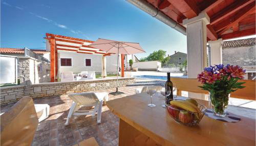 Three-Bedroom Holiday Home In Rebici - Foto 5