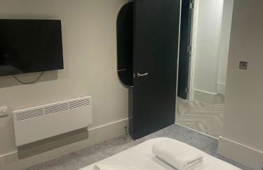 1 Bed Apt - Balcony - City View - Great Location - Foto 4