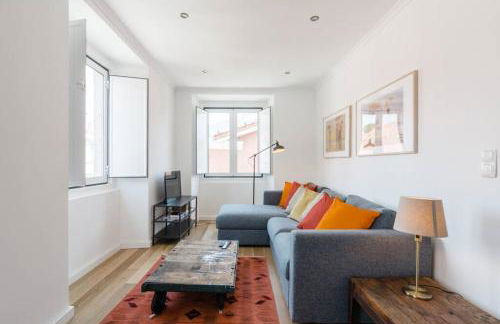 Beautiful Apartment with View of the Tagus River - Photo 12