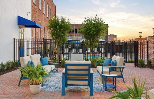 Memory - Adorable 1 BR Apt with Heated Pool - Photo 7