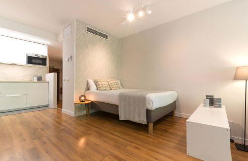 Paseo del Prado I - Estudio con Piscina y Terraza - Photo 14