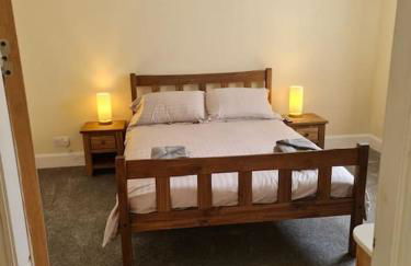 Modern 3 Bedroom Property centrally based - Foto 16