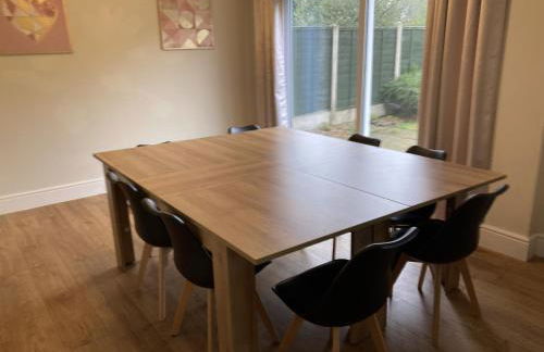 Large 4 bed detached house with parking - Foto 13