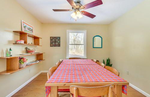 Family Home with Game Room and Decks in Etlan! - Foto 11