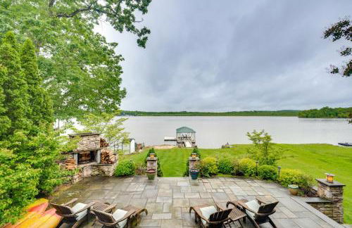 Luxe Family Home on Orange Lake with Private Dock! - Foto 24