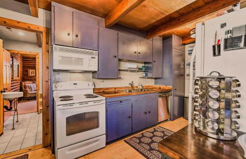Dog-Friendly Kings Beach Log Cabin with Hot Tub! - Foto 8