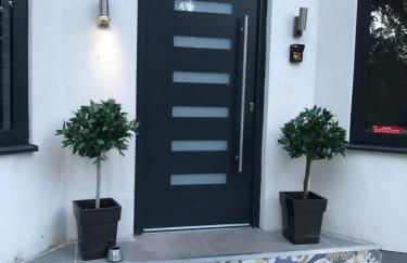 Artsy Retreat - Sleeps 6 Free Parking & Balcony - Photo 30