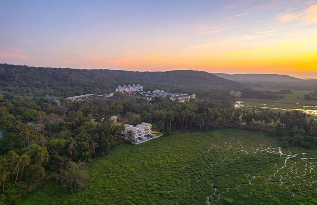 Legacy by Hireavilla- Full Field View Villa w Pool - Photo 43