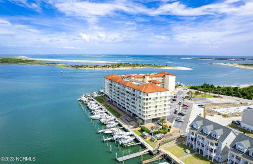 Waterfront Resort , World Class Marina & Slip - Foto 1