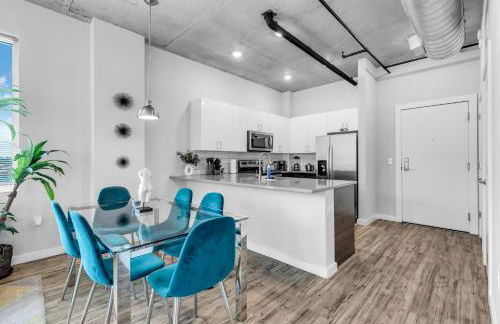 Chic 2BR Getaway Walk to Breweries and Art Walk - Photo 7