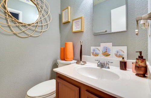 Family-Friendly Arlington Home with Private Yard! - Foto 12